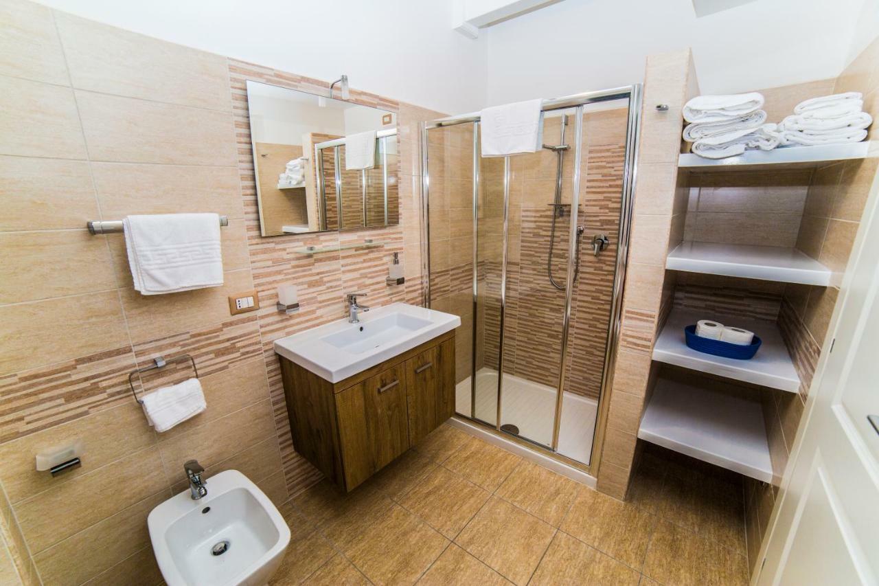 B&B A Due Passi Dal Mare Catona Di Reggio Calabria Exterior foto