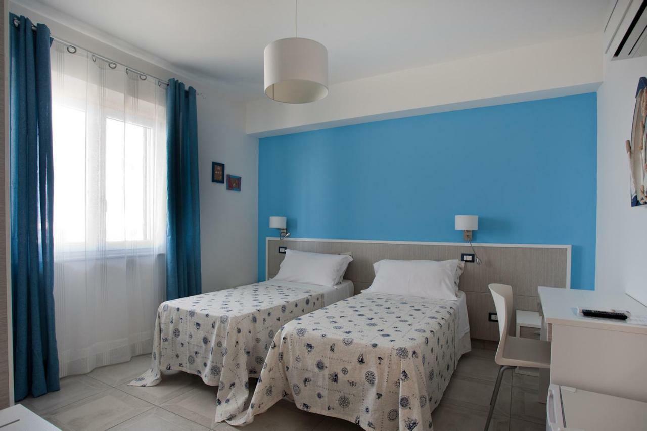 B&B A Due Passi Dal Mare Catona Di Reggio Calabria Exterior foto