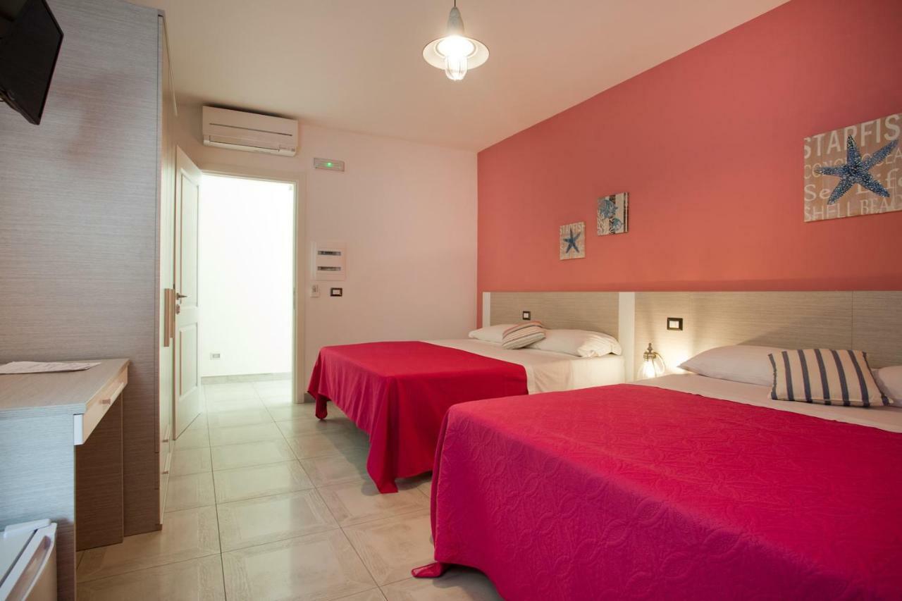 B&B A Due Passi Dal Mare Catona Di Reggio Calabria Exterior foto