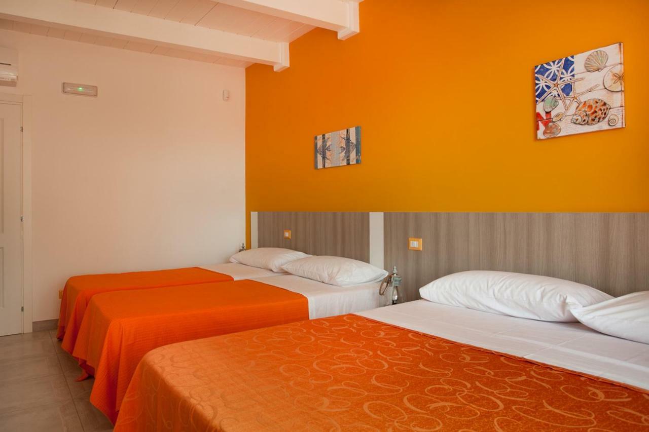 B&B A Due Passi Dal Mare Catona Di Reggio Calabria Exterior foto