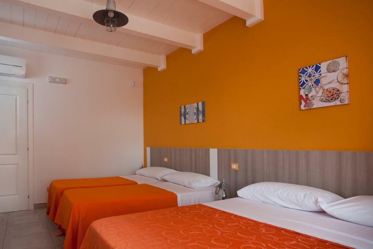 B&B A Due Passi Dal Mare Catona Di Reggio Calabria Exterior foto